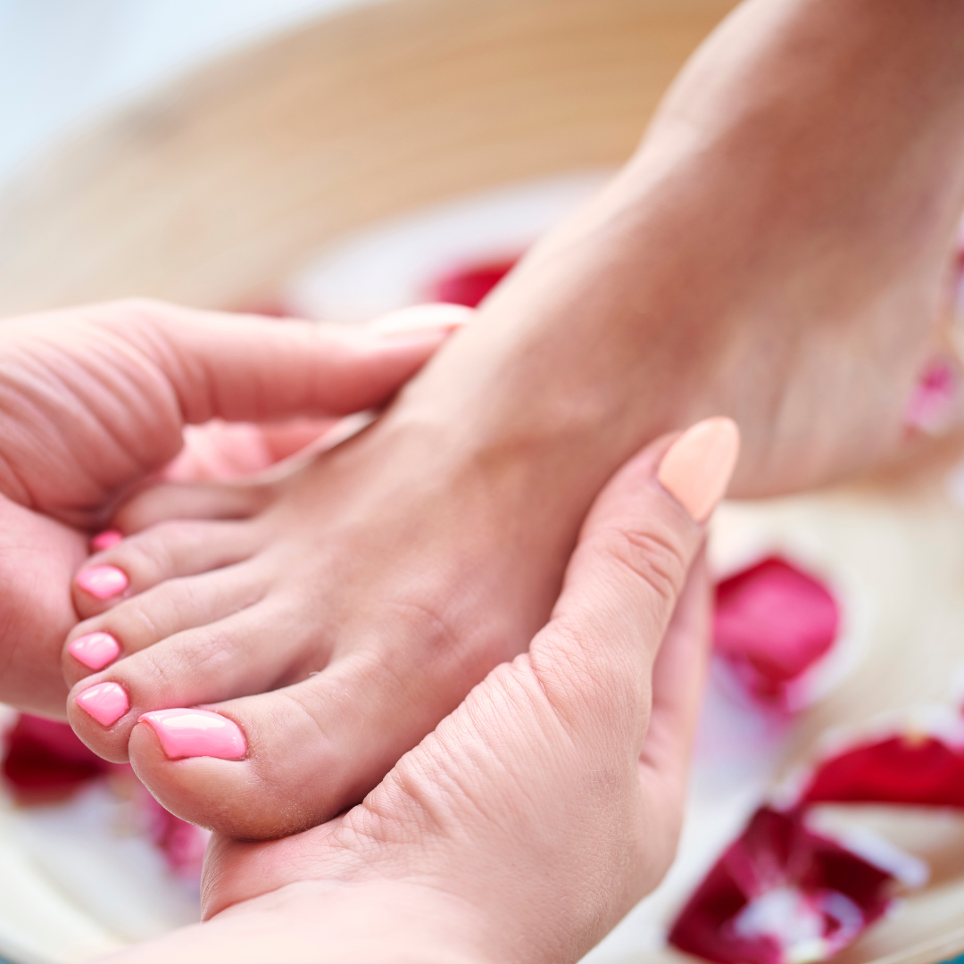 Pedicure spa con esmalte